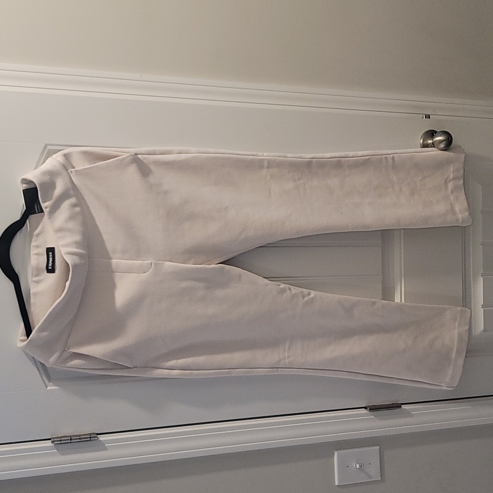 Express Boot High Rise Knit pants size M. Cream color